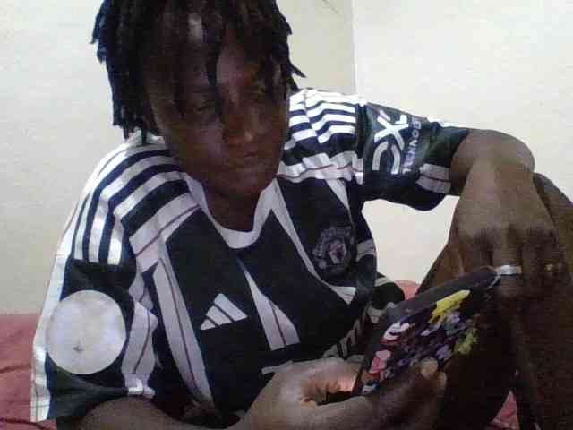 Yourdreamgirl webcam