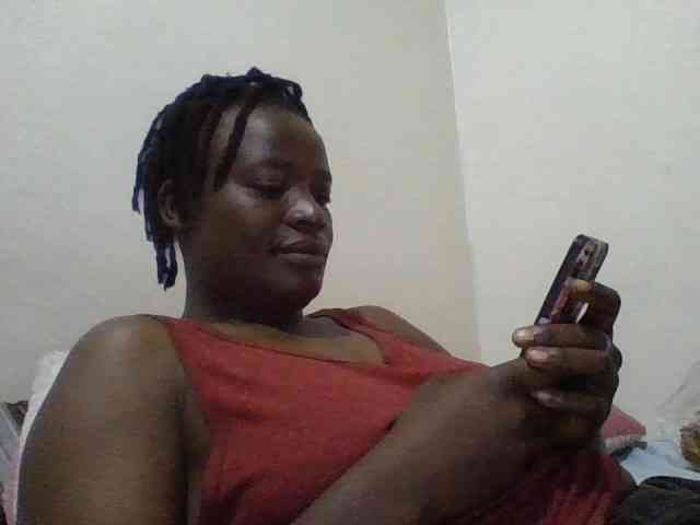 Yourdreamgirl webcam