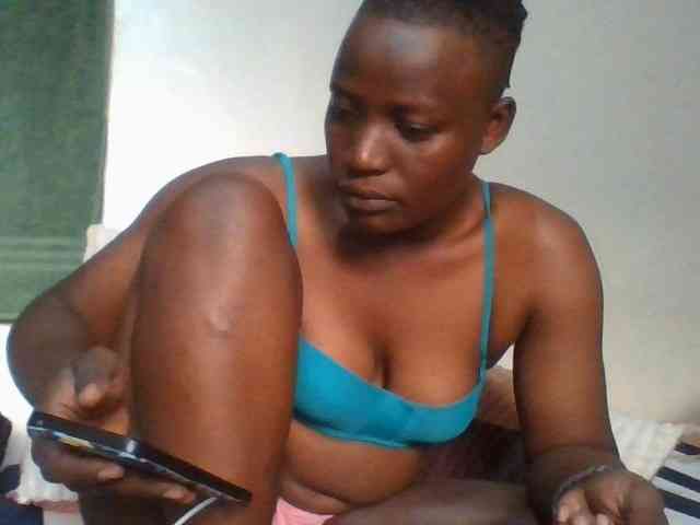 Yourdreamgirl webcam