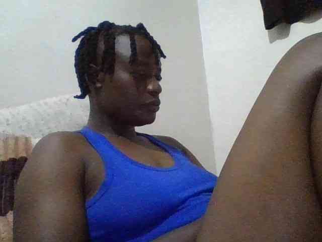 Yourdreamgirl webcam