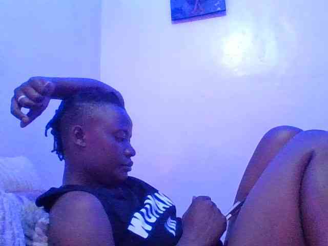 Yourdreamgirl webcam