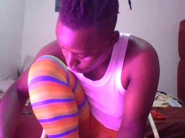 Yourdreamgirl webcam