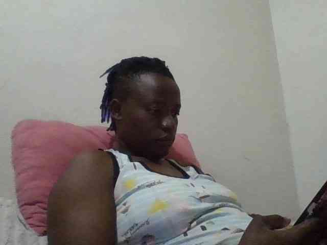 Yourdreamgirl webcam