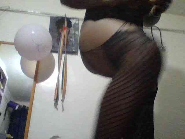 Yourdreamgirl webcam