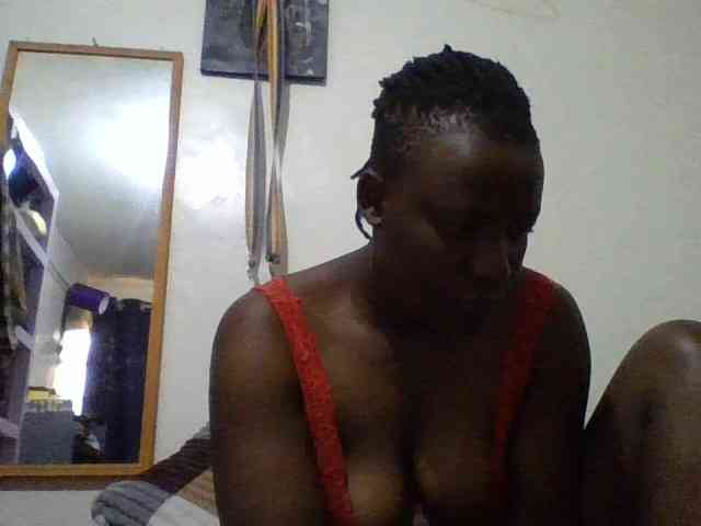 Yourdreamgirl webcam