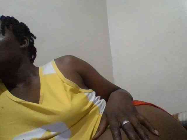 Yourdreamgirl webcam