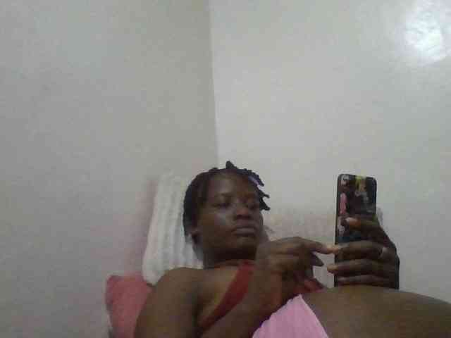Yourdreamgirl webcam