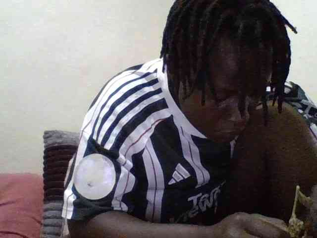 Yourdreamgirl webcam