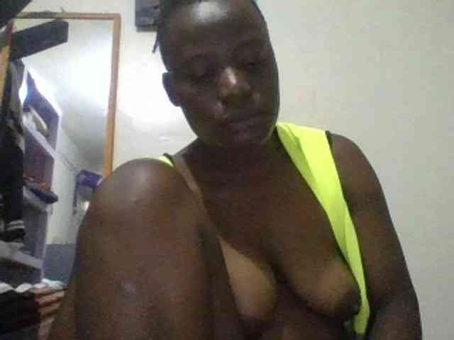 Yourdreamgirl webcam