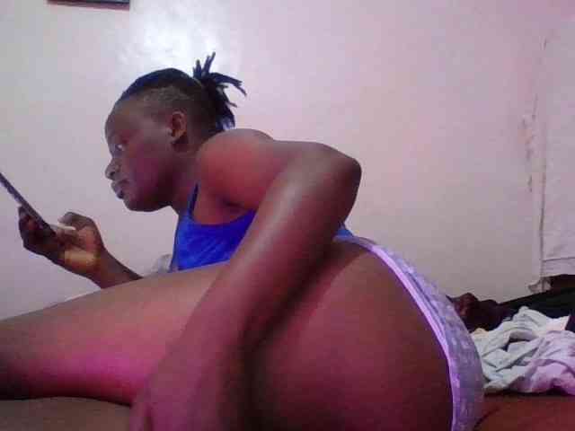 Yourdreamgirl webcam