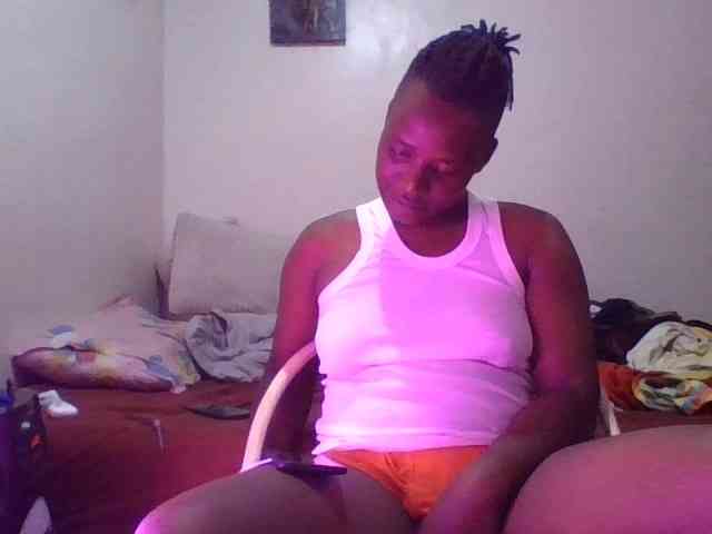 Yourdreamgirl webcam