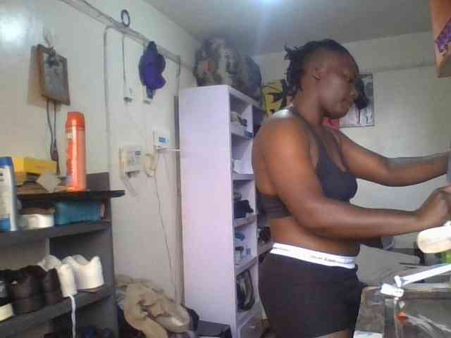 Yourdreamgirl webcam