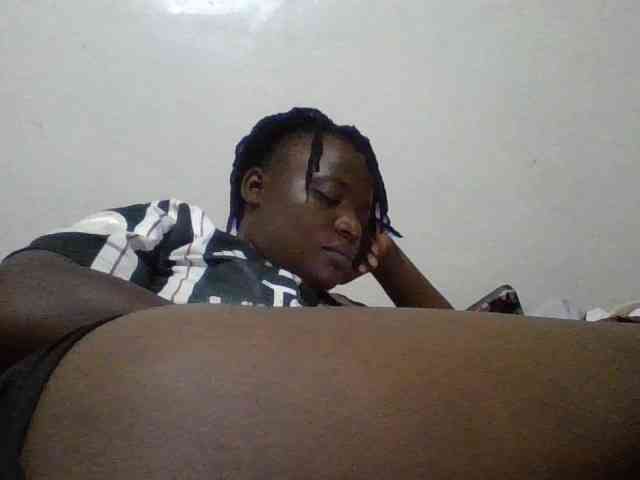 Yourdreamgirl webcam