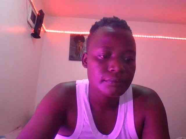 Yourdreamgirl webcam