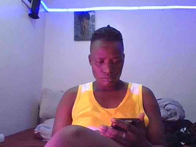 Yourdreamgirl webcam