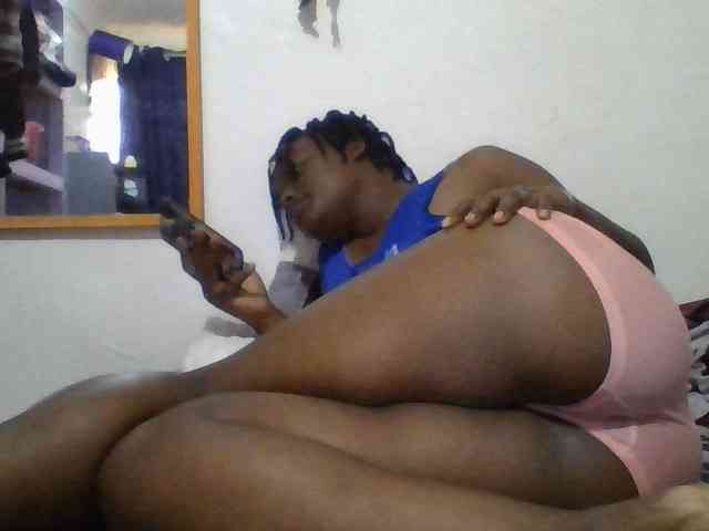 Yourdreamgirl webcam