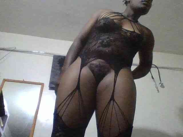 Yourdreamgirl webcam