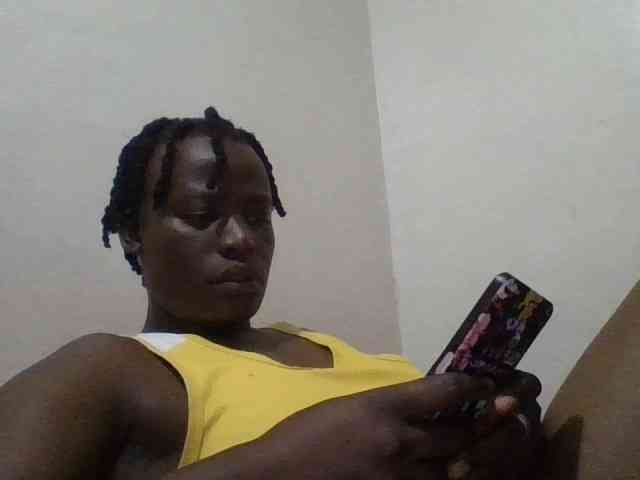 Yourdreamgirl webcam