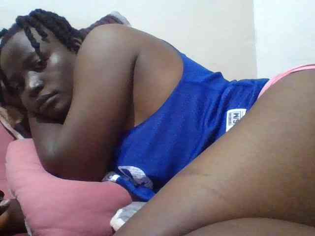 Yourdreamgirl webcam