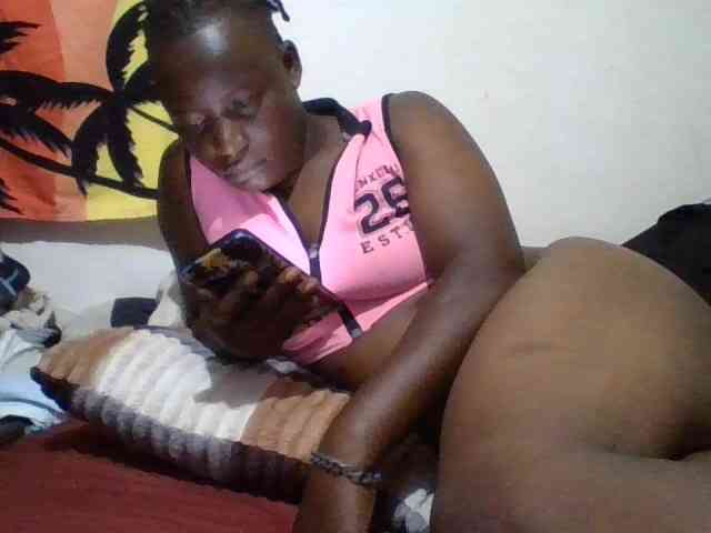 Yourdreamgirl webcam