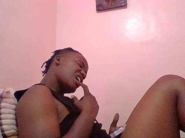 Yourdreamgirl webcam