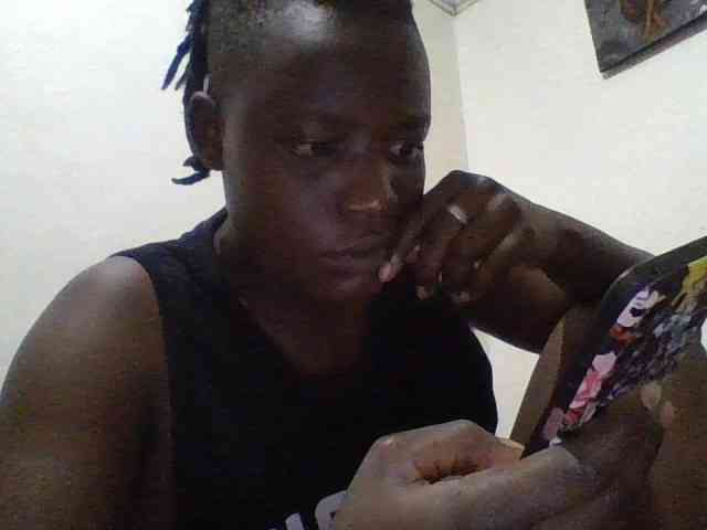 Yourdreamgirl webcam