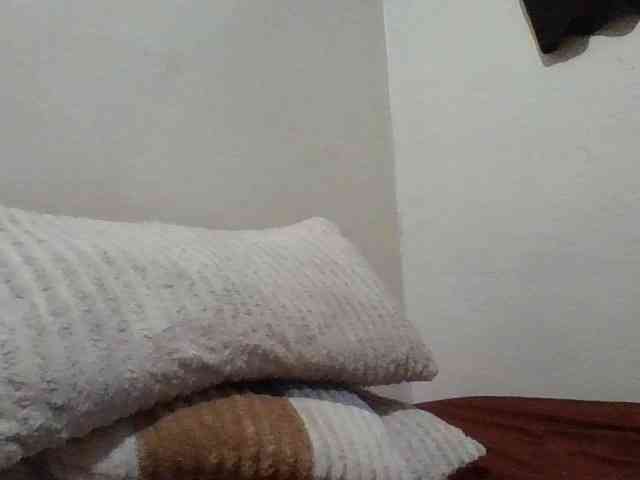 Yourdreamgirl webcam