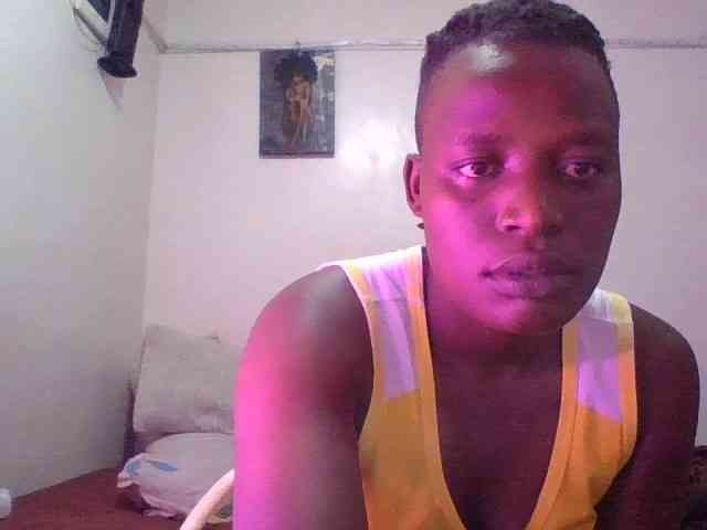 Yourdreamgirl webcam