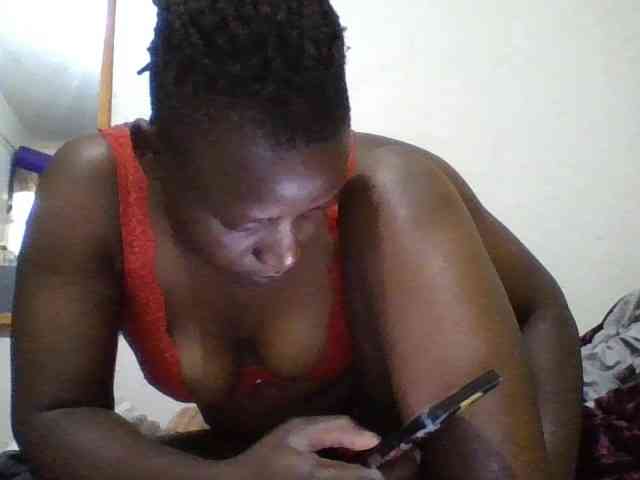 Yourdreamgirl webcam
