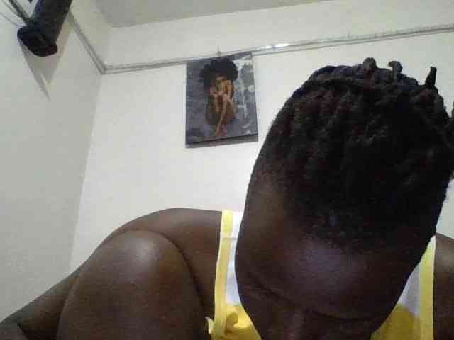 Yourdreamgirl webcam