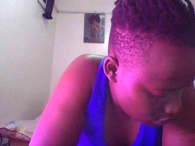 Yourdreamgirl webcam