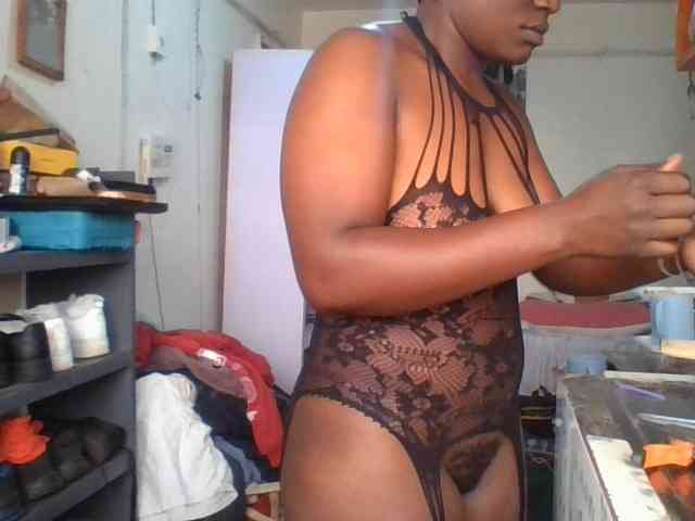 Yourdreamgirl webcam