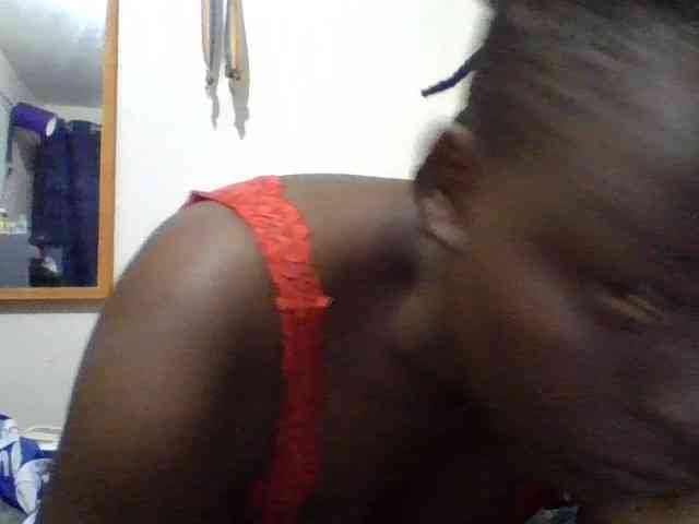 Yourdreamgirl webcam