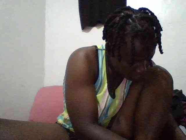 Yourdreamgirl webcam