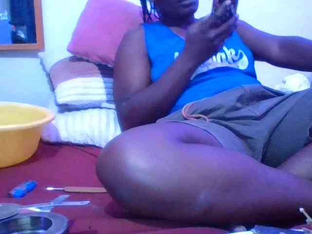 Yourdreamgirl webcam