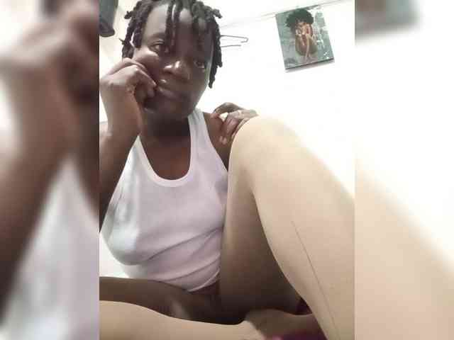 Yourdreamgirl webcam