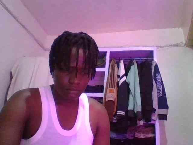 Yourdreamgirl webcam