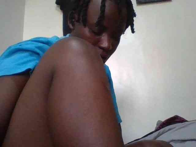 Yourdreamgirl webcam