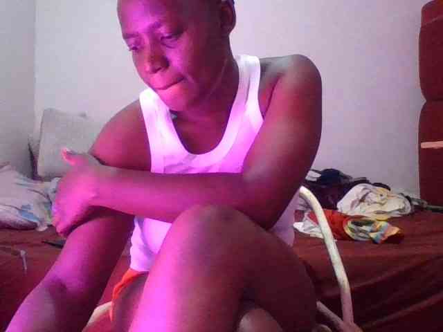 Yourdreamgirl webcam