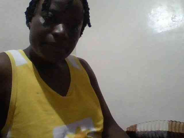 Yourdreamgirl webcam