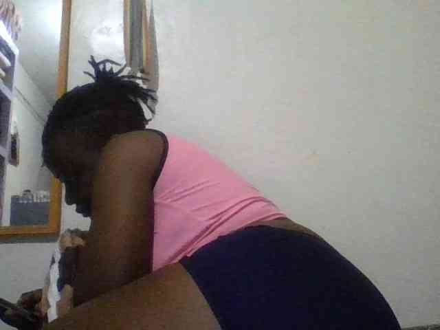 Yourdreamgirl webcam
