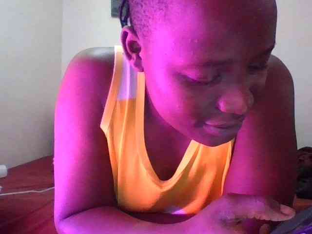 Yourdreamgirl webcam