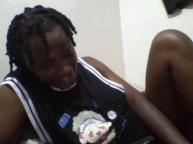 Yourdreamgirl webcam