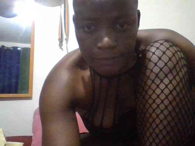 Yourdreamgirl webcam