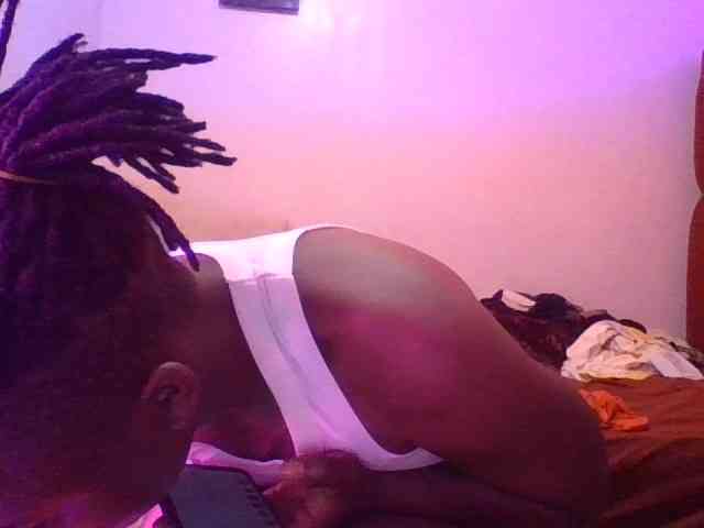 Yourdreamgirl webcam