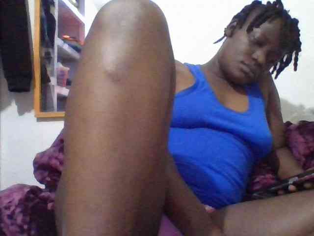 Yourdreamgirl webcam