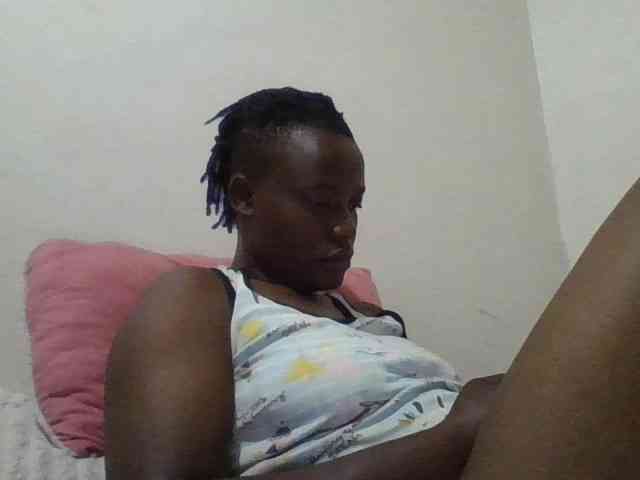 Yourdreamgirl webcam