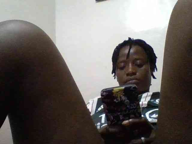 Yourdreamgirl webcam