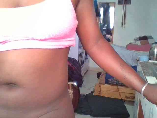Yourdreamgirl webcam