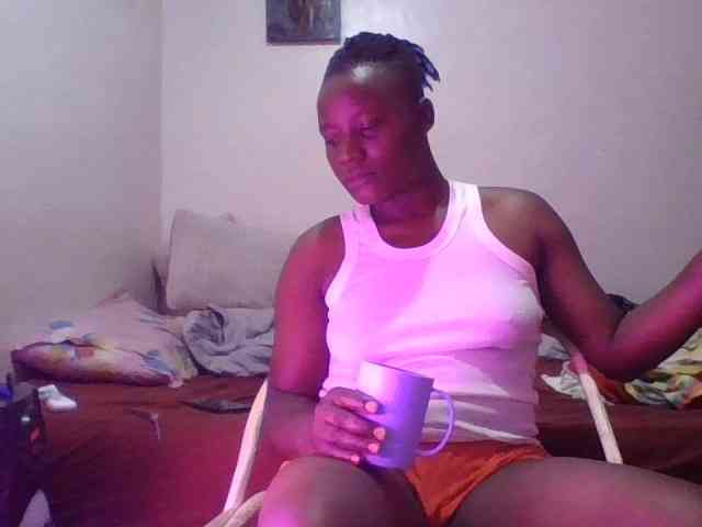 Yourdreamgirl webcam